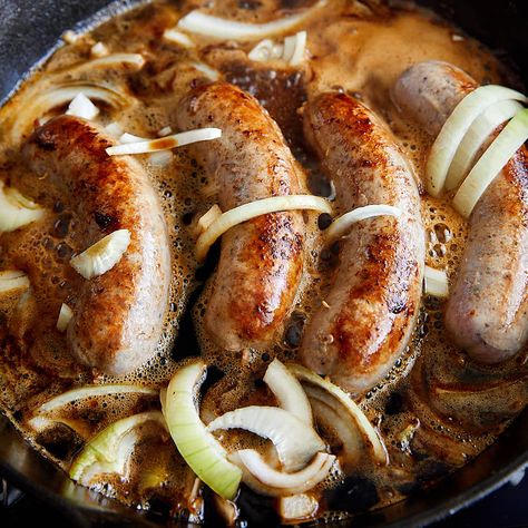 Keto Brats, Brat Patties, Beer Bratwurst Recipes, German Brats, Cooking Brats, Brat Recipes, Homemade Bratwurst Recipes, How To Cook Bratwurst, German Meatballs