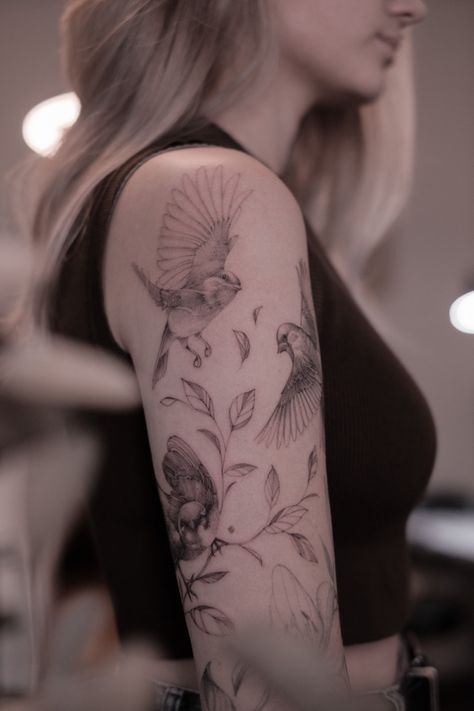 Nightingale Tattoo, Nature Sleeve Tattoo, Chickadee Tattoo, Tattoo Birds, Bird And Flower Tattoo, 2024 Tattoo, Lillies Tattoo, Vogel Tattoo, Flying Bird Tattoo