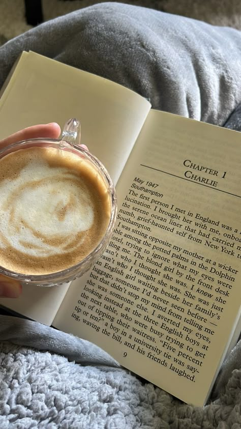 Book Women Aesthetic, Aesthetic Pics With Books, Coffee And Book Aesthetic, Creative Entrepreneur Aesthetic, Coffee And A Book Aesthetic, Cafe Reading Aesthetic, Book Blog Aesthetic, Book Instagram Ideas, Book And Coffee Aesthetic