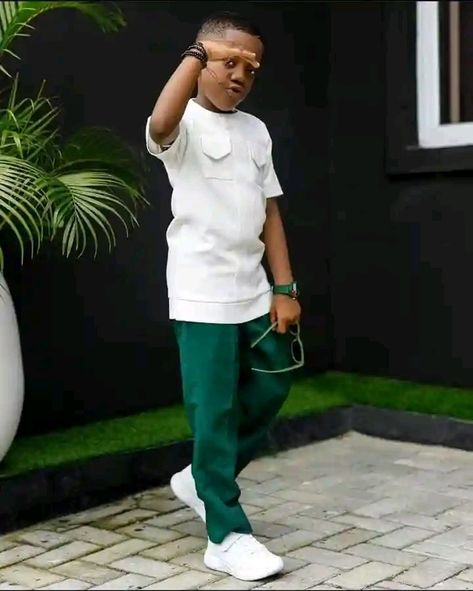 Boys Kaftan Styles, Kaftan For Kids Boys, Female Senator Wears, Ck Fashion, Mens Fashion Dress Shirts, African Kids Clothes, Africa Fashion Style, Couples African Outfits, Kaftan Styles