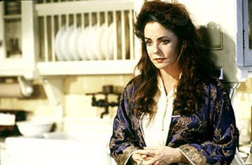 dianne wiest practical magic | Practical Magic - practical-magic Photo Practical Magic Aunts, Witchy Attire, Practical Magic Aesthetic, Amas Veritas, Practical Magic Movie, Film Theme, Plant Lavender, Stockard Channing, Cobblestone Path