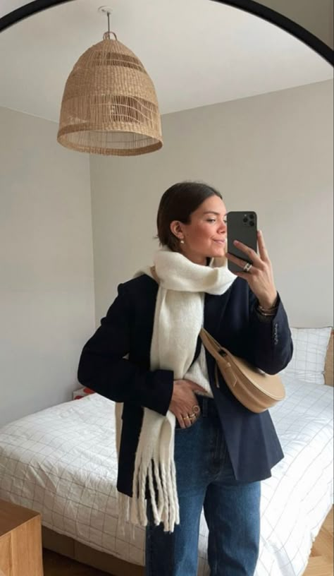 Vest Outfit Layering, Nancy Meyers Aesthetic Fashion, White Scarf Outfit, Big Scarf, Fall 23, Scarf Outfit, Winter 23, White Scarf, Winter Mode