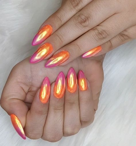 Love ombre nails? In that case, you need to try them in these gorgeous sunset colors! Get inspired by our selection of best nail designs and most vibrant nail polish colors to create the best manicure for this month. Ombré Sunset Nails, Sunset Chrome Nails, Sunset Nails Ombre, Beach Nails Ideas, Sunset Ombre Nails, Ombre Nails Ideas, Beach Nail Ideas, Ombre Chrome Nails, Orange Ombre Nails