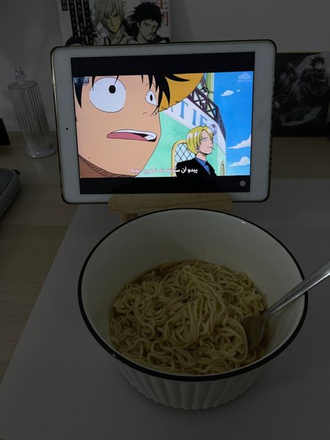 Anime Watcher Aesthetic, Watching Anime Aesthetic, One Oiece, Watching One Piece, Anime Ramen, One Piece Aesthetic, Watching Anime, Watch One Piece, Gamer Boy