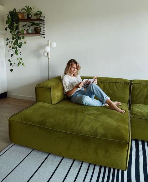 Dream Sofas, Green Couch, Apartment Decor Inspiration, Luxury Sofa, Affordable Furniture, Apartment Design, Apartment Living, House Inspiration, Sofa Design