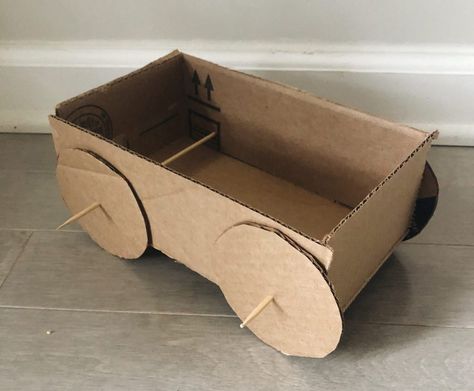 Wagon Craft, Diy Wagon, Covered Wagon Project, Covered Wagon Craft, Cardboard Box Diy, Pioneer Crafts, Boys And Girls Club, Western Theme Party, Covered Wagon