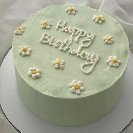 Happy Birthday Torte, Birthday Cake For Women Simple, Minimalist Cakes, Green Birthday Cakes, Rodjendanske Torte, 14th Birthday Cakes, Small Birthday Cakes, Teen Cakes, 13 Birthday Cake