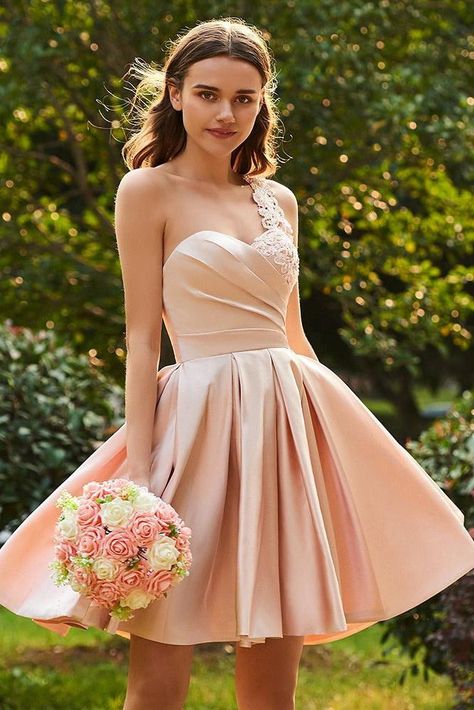 18 Short Bridesmaids Dresses For Any Wedding ❤  short bridesmaids dresses sweetheart strapless neckline champagne conforti photography❤   #weddingdresses Crystal Wedding Dress, Cheap Cocktail Dresses, Knee Length Bridesmaid Dresses, Vestidos Color Rosa, Cocktail Dresses Online, A Line Cocktail Dress, Valentines Day Dresses, Bridesmaid Dresses Online, Short Bridesmaid Dresses