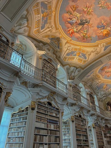 Tumblr Painted Ceilings, Fairytale Aesthetic, Dream Library, Castle Aesthetic, Library Aesthetic, Royal Aesthetic, Voyage Europe, Architecture Old, 판타�지 아트