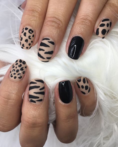 Gel Nails Ideas Animal Print, Short Nail Animal Print, Mixed Animal Print Nails, Jungle Nails Animal Prints, Animal Print Nail Tips, Fur Nails, Bluesky Nails, Manicure Gel, Mickey Nails