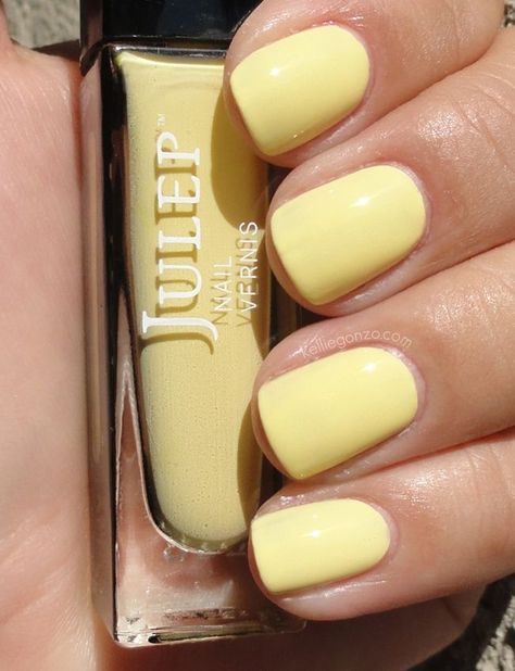 Yellow Nail, Pastel Nail Polish, Summer Nails Colors, Pastel Nails, Yellow Nails, Makati, Pastel Yellow, Chrome Nails, Mellow Yellow