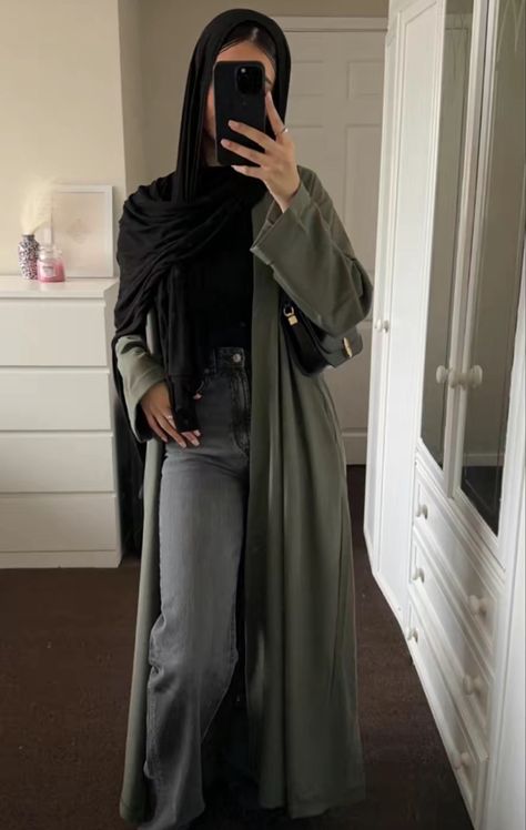 Abaya Jeans Outfit, Open Abaya Outfit With Jeans, Hijabi Cardigan Outfit, Hijab University Outfit, Abaya And Jeans, Hijabi Outfits Casual Jeans, Abaya With Jeans, Hijabi University Outfits, Hijab Guide