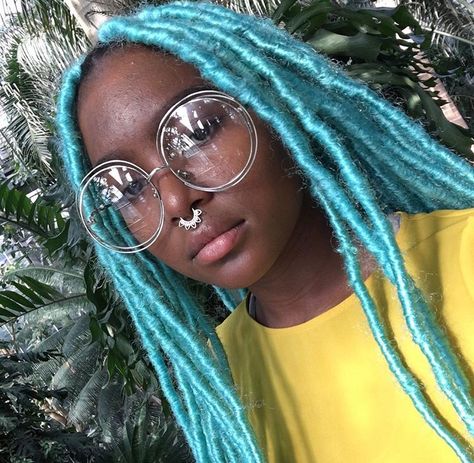 Turquoise Locs, Blue Soft Locs, Blue Locs Black Women, Faux Locs Color Ideas, Blue Faux Locs, Transparent Specs, Blue Locs, Faux Locs Tutorial, Locs Tutorial