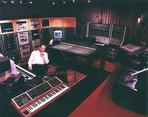 Hans Zimmer Hans Zimmer Studio, Music Production Equipment, Recording Studio Design, Recording Studio Home, Music Studio Room, Home Recording Studio, Film Score, Famous Musicians, Music Tech