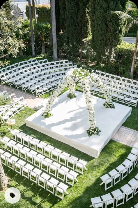 Luxury White Wedding, White Wedding Decor, Wedding Reception Layout, Wedding Decoration Diy, Reception Layout, Diy Wedding Decor, Wedding Decors, Luxury Wedding Decor, Wedding Decor Ideas