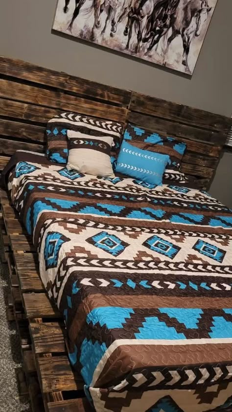 Western Boho Bedroom Ideas Teal, Pallet Bed Frame Western, Big Bedroom Ideas Western, Western Bedframe Ideas, Western Bedroom Ideas For Couples, Western Bed Frame Rustic Bedrooms, Western Room Paint Colors, Western Beds, Country Style Bedroom Ideas