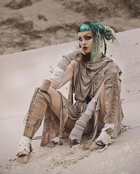 Desert Nomad, Strega Fashion, Post Apocalyptic Fashion, W.i.t.c.h Aesthetic, Desert Photography, Arte Punk, Goblin Core, Desert Vibes, Post Apocalypse