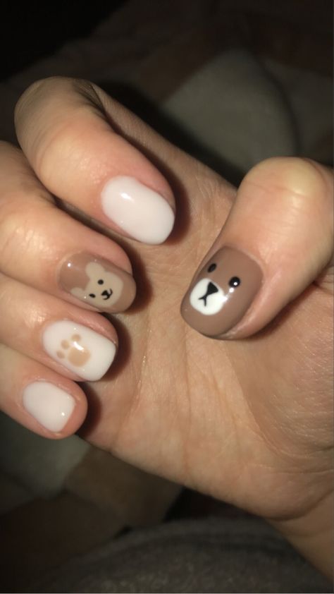 Bear Paw Nail Art, Teddy Bear Nail Art Step By Step, Short Teddy Bear Nails, Teddy Bear Nails Short, Kawaii Bear Nails, Cute Bear Nail Art, Nails With Bears On Them, Bear Nail Ideas, Bear Nail Art Designs