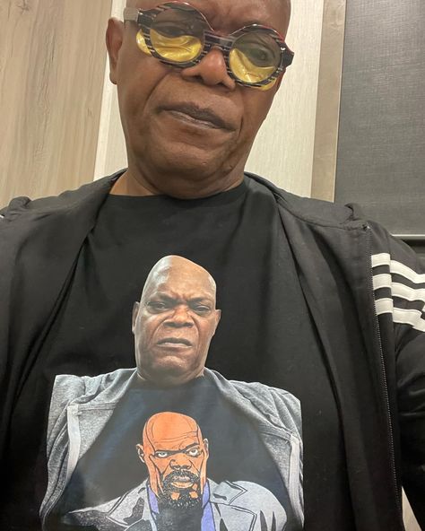 Samuel L Jackson Meme, Samuel L Jackson, Entertainment Tonight, Reaction Pics, So Funny, Square Sunglasses Men, I Love Her, Reaction Pictures, Pic Ideas