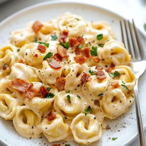 Tortellini Carbonara Tortellini Carbonara, How To Make Tortellini, Bacon Soup Recipes, Crispy Pancetta, Creamy Tortellini, Creamy Parmesan Sauce, Parmesan Cream Sauce, Bacon Soup, Indulgent Food