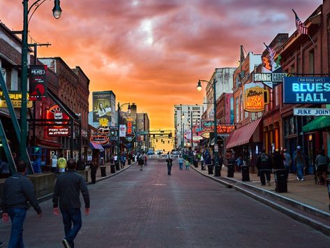 Where To Eat On Beale Street | I Love Memphis Beale Street Memphis, Memphis Restaurants, Visit Tennessee, Tennessee State Parks, Memphis City, Downtown Memphis, Bluff City, Beale Street, Awesome Places