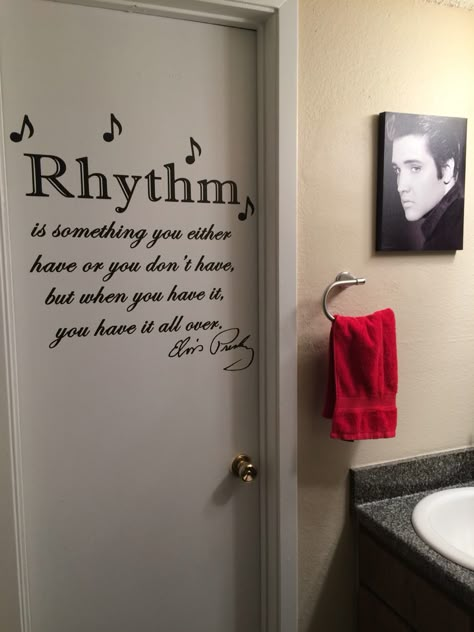 Elvis Inspired Bedroom, Elvis Presley Bedroom Ideas, Music Bathroom Decor, Elvis Themed Room, Elvis Themed Bedroom, Elvis Presley Decorations, Elvis Bedroom Ideas, Elvis Room Ideas, Elvis Room Decor