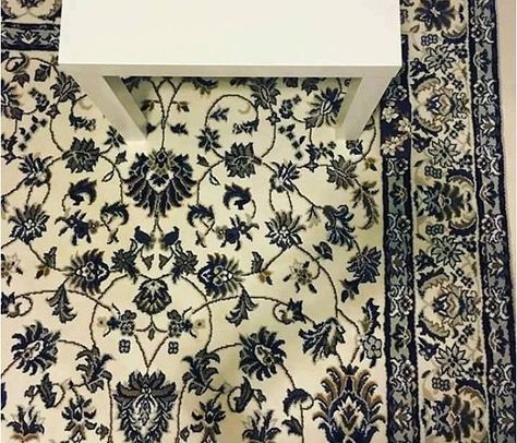 This is the latest WhatsApp puzzle going viral on the internet. The puzzle of finding a phone fell of in a floral print carpet. The phone is not easily vis Hidden Object Game, Can You Find It, Wheres Waldo, Lets Play A Game, Baskin Robbins, Brain Teasers, Riddles, Optical Illusions, Buzzfeed