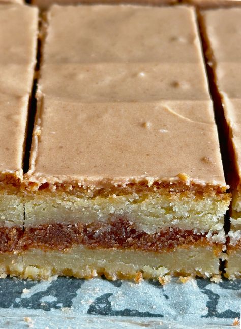 Brown Sugar Pop Tart Bars | 12 Tomatoes Brown Sugar Pop Tart Bars, Brownie Cookie Bars, Brown Sugar Pop Tarts, Potluck Favorites, Sweet And Savory Breakfast, Egg Bakes, Savory Breakfast Recipes, Breakfast Recipe Ideas, Sugar Pop