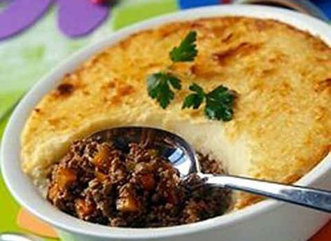 Hachis Parmentier – a French meat and potato pie Meat And Potato Pie, French Meat, Potato Toppings, Cottage Pie, French Dishes, Shepherd's Pie, Potato Pie, Meat Pie, French Cooking