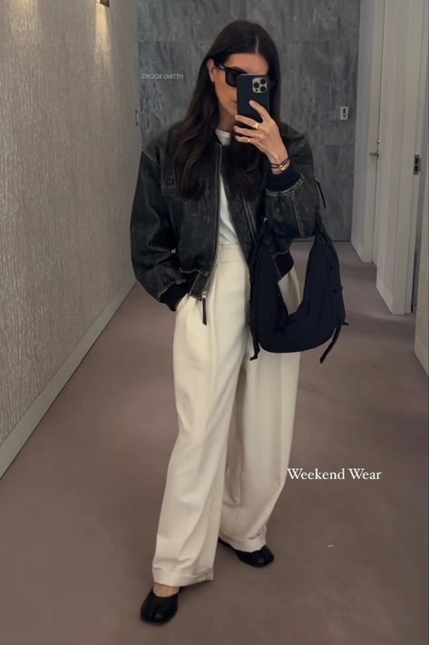 Nude Trousers Outfit, White Trousers Outfit Winter, Trousers Outfit Winter, Nude Trousers, White Trousers Outfit, Tailored Pants Outfit, Trousers Outfit, Winter Pants Outfit, Grey Leather Jacket