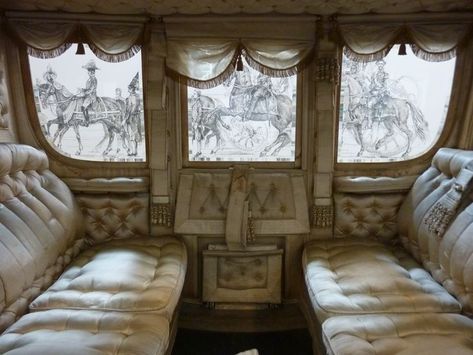 Carriage Interior, Royal Core, Royal Aesthetic, Regency Era, Train Car, A Train, Victorian Era, Versailles, Interior And Exterior