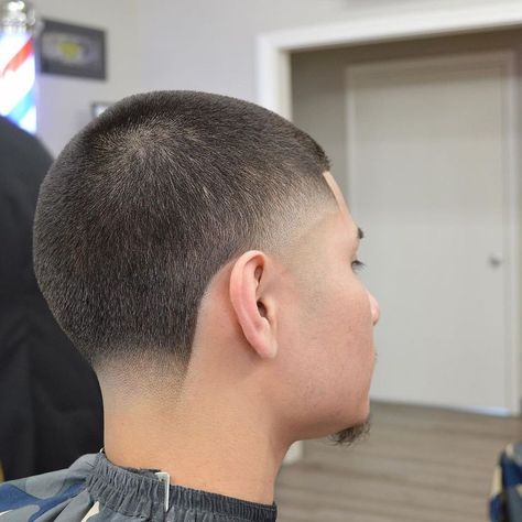 Short Taper Haircut, Men Short Hair Fade, High Taper Fade, Fade Haircut Designs, Stylish Mens Haircuts, Mens Haircuts Short Hair, Taper Fade Haircut, Tapered Haircut, Faded Hair