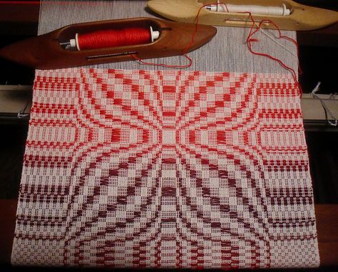 Ravelry: jlc7s' Overshot is magic! Overshot Weaving, Mexico Crafts, Cranberry Color, Weaving Patterns, Loom Weaving, I Love It, Table Runner, Ravelry, Hand Woven