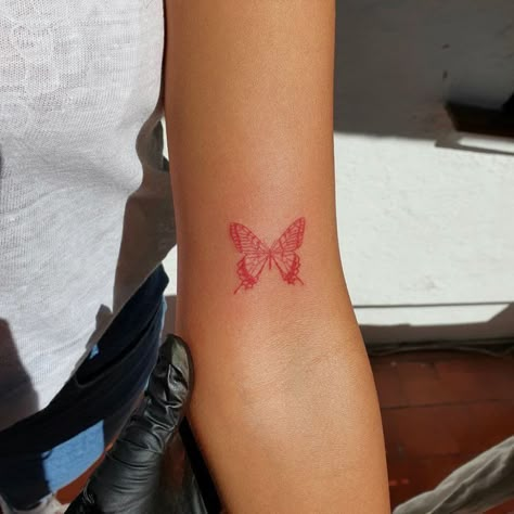 ✨ on Twitter: "red butterfly tattoos… " Red Ink Tattoos, Cute Tiny Tattoos, Inspiration Tattoos, Red Tattoos, Discreet Tattoos, Subtle Tattoos, Piercings And Tattoos, Simplistic Tattoos, Matching Tattoos