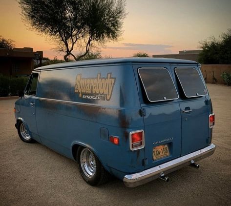 Bedford Van, Chevy Astro Van, Chevrolet Van, Gmc Vans, Classic Cars Chevy, Vans Old School, Old School Vans, Car Barn, Vintage Pickup Trucks