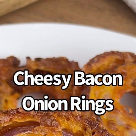 Cheesy Bacon Onion Rings, Bacon Onion Rings, Cheddar Chips, Bacon Crisps, Donut Pan, Low Carb Recipe, Appetizers Easy Finger Food, Cheesy Bacon, Keto Side Dishes