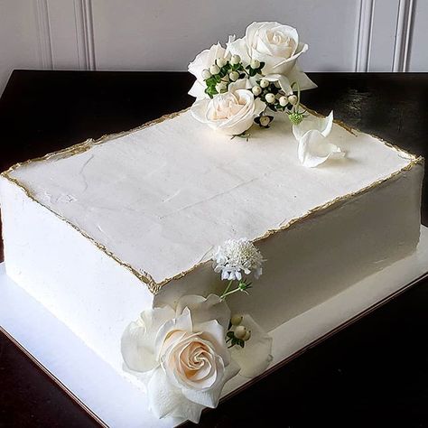 60th Wedding Anniversary Cake Ideas, Wedding Cake Layers, Mehendi Wedding, Wedding Sheet Cakes, Pastel Rectangular, Cheesecake Wedding Cake, Wedding Cheesecake, Rodjendanske Torte, Chocolate And Vanilla Cake