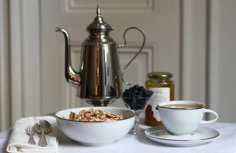 Simple Breakfast Aesthetic, Fancy Breakfast Aesthetic, Honeymoon Breakfast, Classy Breakfast, Breakfast Fancy, Fancy Presentation, Elegant Breakfast, Monday Breakfast, Hotel Breakfast