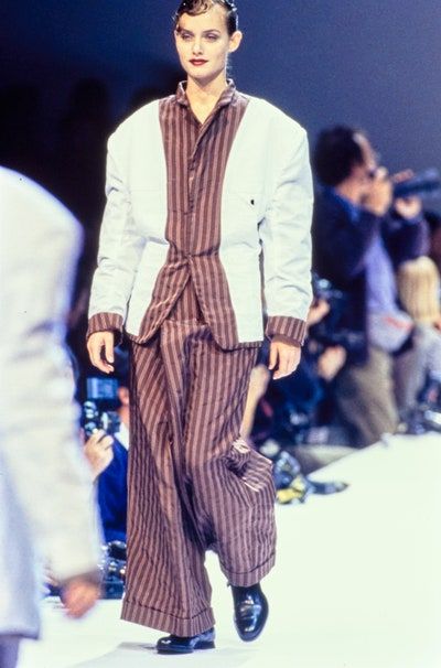 Comme Des Garcons Outfit, Comme Des Garcons Vintage, High Fashion Couture, Amber Valletta, 1990s Fashion, Couture Designers, Full Dress, Clothing Details, Boring Clothes