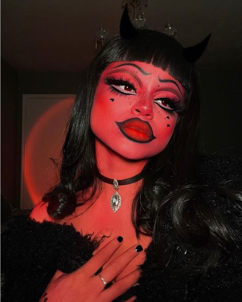 Girl Devil Makeup Halloween, Glam Devil Makeup, Devil Glam Makeup, Devil Girl Makeup, Devil Make Up, Cute Devil Costume, Devil Makeup Look, Makeup Inspo Creative, Devil Halloween Makeup