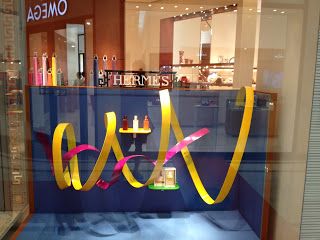 Hermes : Ribbons Ribbon Window, Hermes Store, Ribbon Display, Hermes Twilly, Retail Interior Design, Retail Windows, Shop Logo Design, Shop Illustration, Retail Merchandising