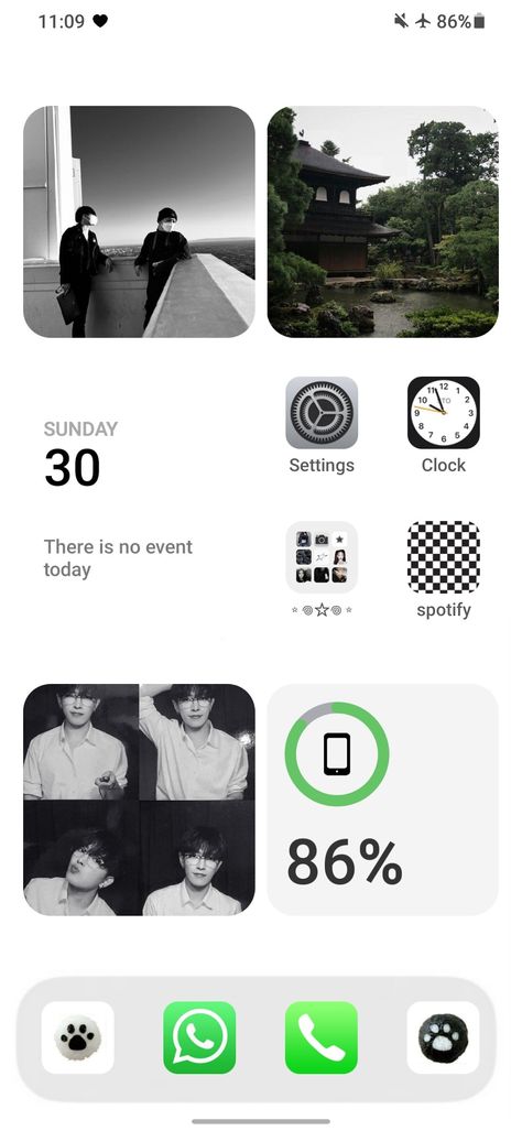 Kpop Lockscreen Aesthetic, Lockscreen Themes, Organize Phone Apps, Ios App Iphone, Iphone Home Screen Layout, Homescreen Layout, Phone Inspiration, Iphone Organization, Phone Organization