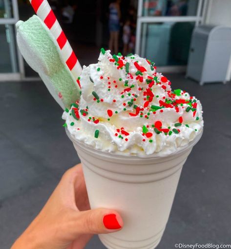 Christmas Sundaes, Christmas Dessert Drinks, Cookie Sundae, Christmas Smoothies, Cookie Milkshake, Christmas Ice Cream, Holiday Desserts Christmas, Disneyland Food, Holiday Sprinkles