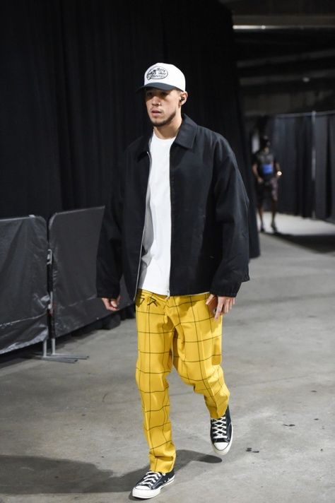 Devin Booker Converse, Mens Outfit Formal, Booker Outfits, Devin Booker Outfits, Mixed Personalities, Booker Nba, White Tees Outfit, Dickies Jacket, La Mans