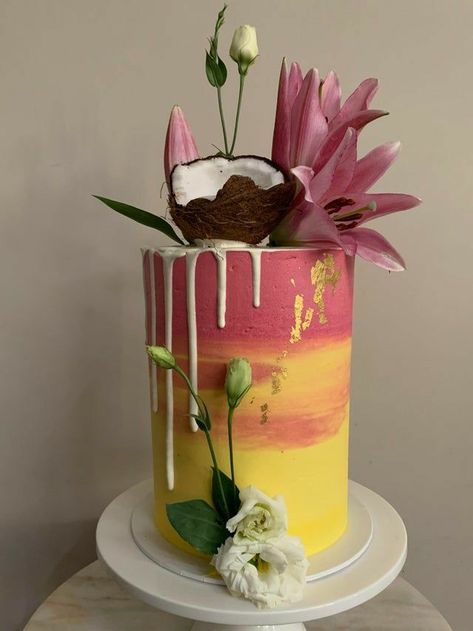 Tropical Cake Design Birthday, Caribbean Birthday Cake, Tropical Cake Design, Tropical Cake Ideas, Tropical Party Cake, Tropical Theme Cake, Tropical Themed Cake, Tropical Birthday Cake, Ocean Birthday Cakes