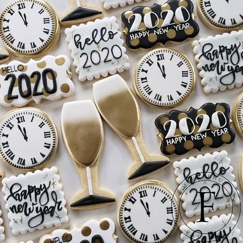 New Year Cookies, S Cookies, New Years Cookies, Cute Christmas Cookies, Royal Iced Cookies, Sugar Cookie Royal Icing, Sugar Cookie Icing, Iced Sugar Cookies, Sugar Cookie Designs