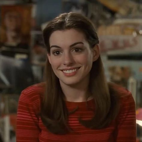 Film Aesthetic Movies, Princess Diaries Anne Hathaway, Cutie Aesthetic, Mia Thermopolis, Robert Schwartzman, Princess Mia, Diary Movie, The Princess Diaries, Mandy Moore