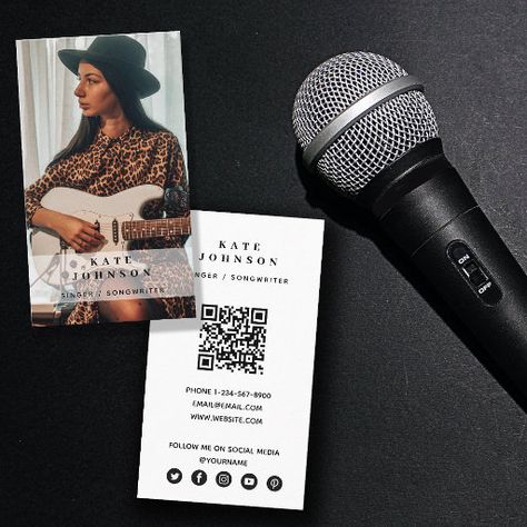 Musician Business Card Ideas, Band Business Card, Singer Business Card, Musician Business Card, Fun Business Card Design, Music Business Cards, Photo Social Media, Qr Code Business, Unique Business Card