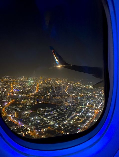 Dubai Night, Dubai Nightlife, Dubai Architecture, Dubai Holidays, Dubai Vacation, Dubai Airport, Dubai Aesthetic, Night Flight, Visit Dubai