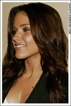 Love the color Beach Wave Hair, Brooke Davis, Hair Color Auburn, Deep Wave Hairstyles, Sophia Bush, Long Brown Hair, Peruvian Hair, Tree Hill, One Tree Hill